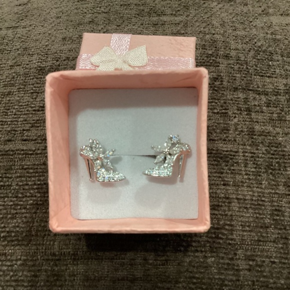 925 Silver Filled Stud Shoe Earring - Picture 2 of 5